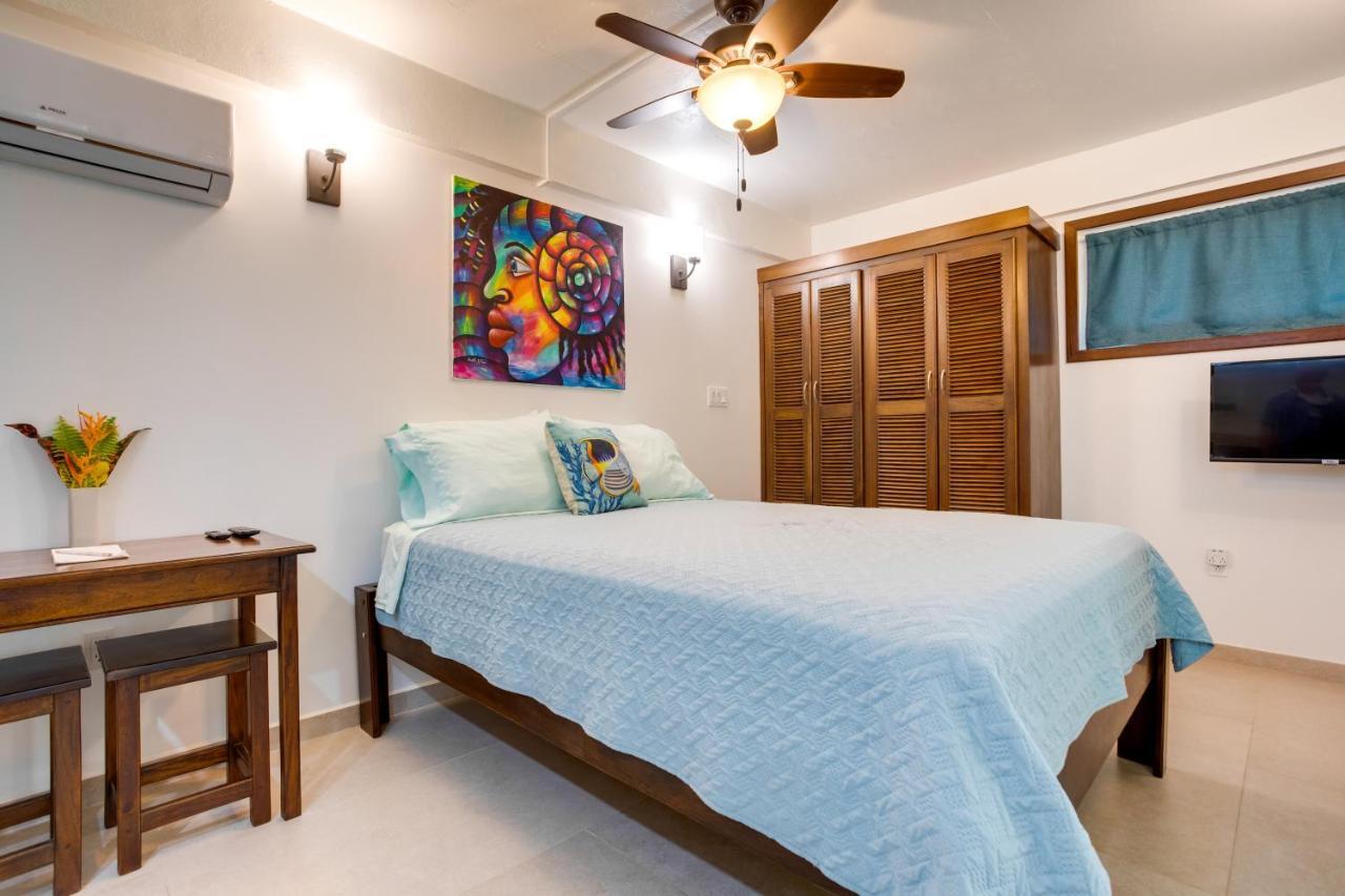 Placencia Driftwood Gardens Guesthouse מראה חיצוני תמונה