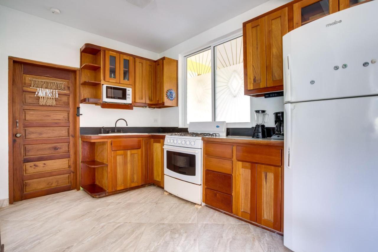 Placencia Driftwood Gardens Guesthouse מראה חיצוני תמונה