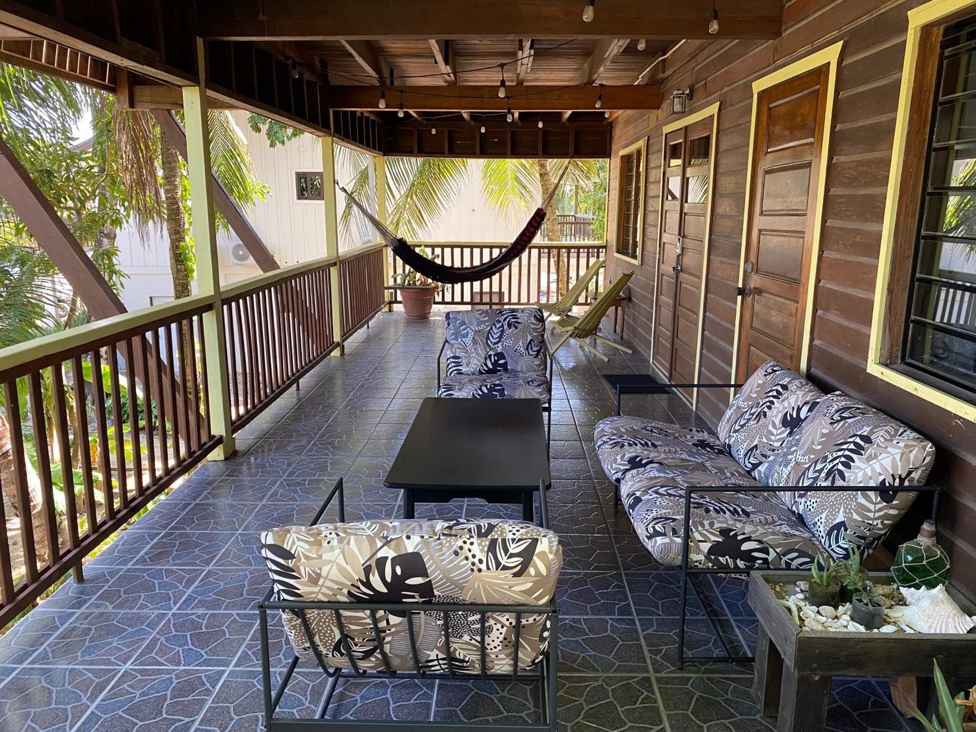 Placencia Driftwood Gardens Guesthouse מראה חיצוני תמונה